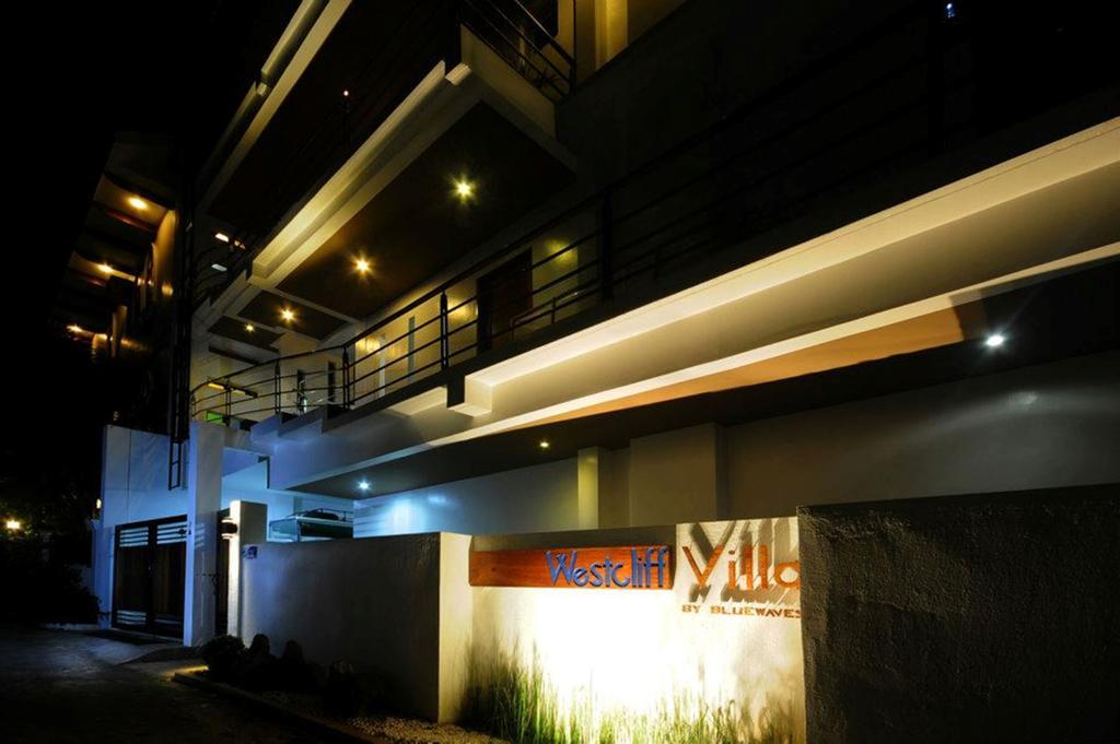 Bluewaves Westcliff Villa Balabag  エクステリア 写真
