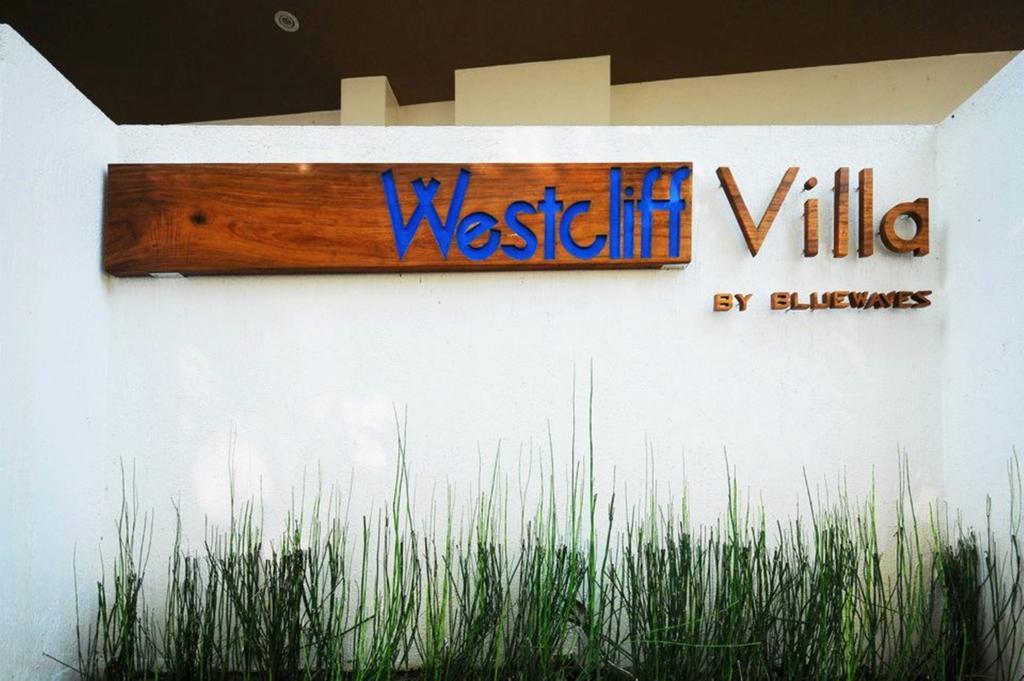 Bluewaves Westcliff Villa Balabag  エクステリア 写真