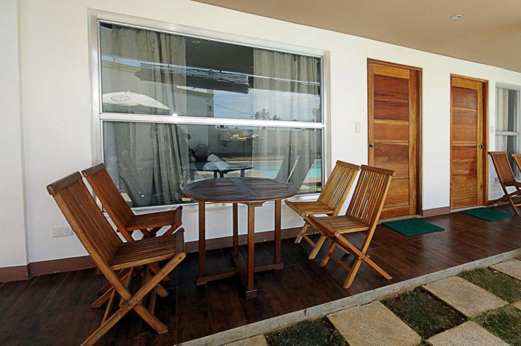 Bluewaves Westcliff Villa Balabag  エクステリア 写真