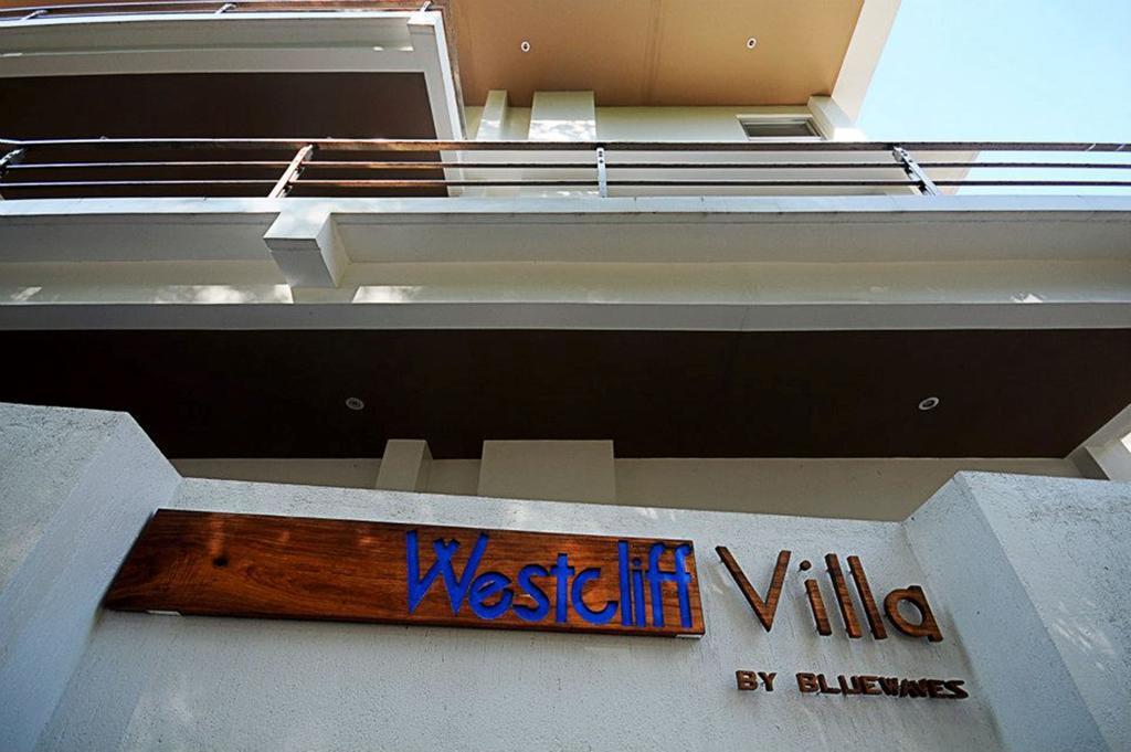 Bluewaves Westcliff Villa Balabag  エクステリア 写真