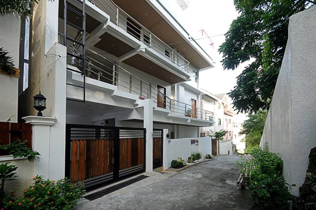 Bluewaves Westcliff Villa Balabag  エクステリア 写真