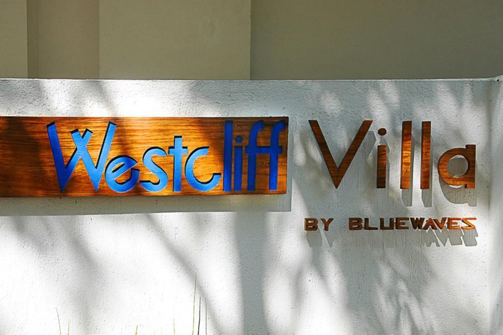 Bluewaves Westcliff Villa Balabag  エクステリア 写真