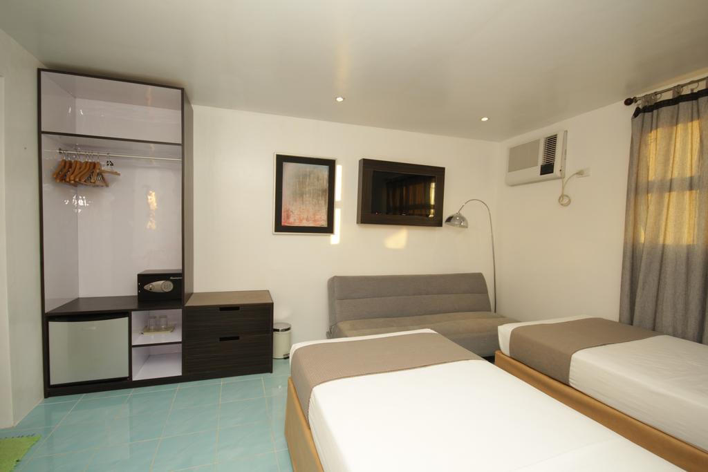 Bluewaves Westcliff Villa Balabag  エクステリア 写真