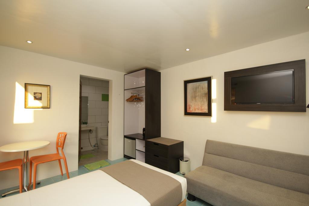 Bluewaves Westcliff Villa Balabag  エクステリア 写真