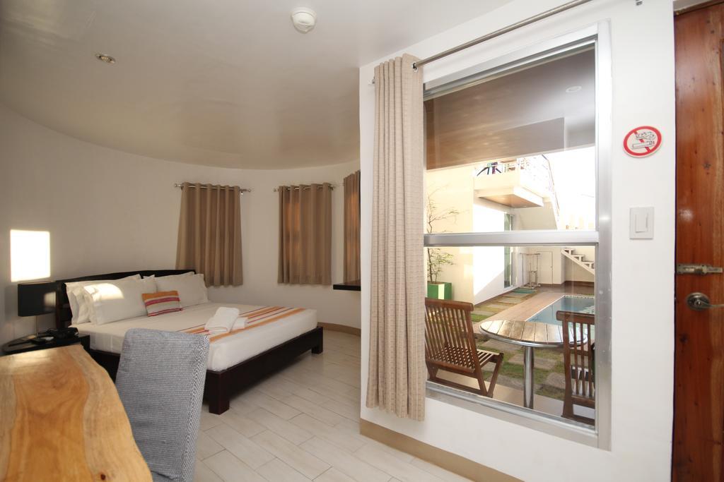 Bluewaves Westcliff Villa Balabag  エクステリア 写真