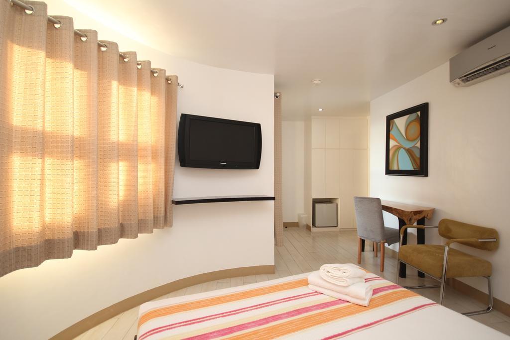Bluewaves Westcliff Villa Balabag  エクステリア 写真