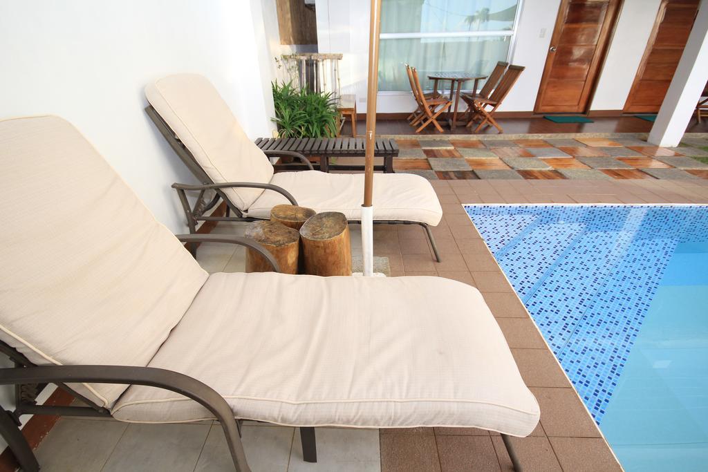 Bluewaves Westcliff Villa Balabag  エクステリア 写真